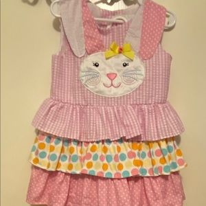 Size 5 bunny outfit, perfect for Easter